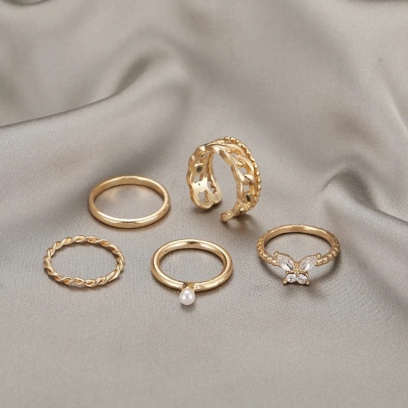 💖 5 items for $25 Sale! 💖 5 Piece Butterfly Ring Set - Picture 4 of 4